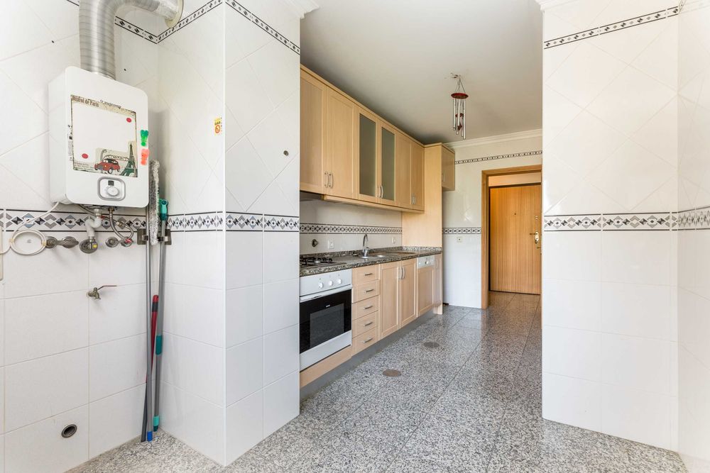 Arrenda-se apartamento T2, em Arcozelo, em Vila Nova de Gaia.