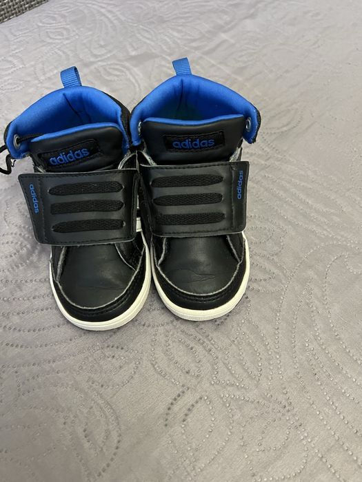 Детские кроссовки адидас