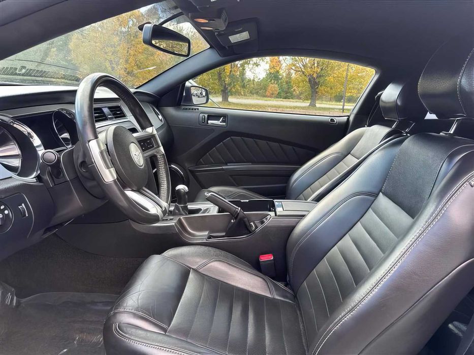 Ford Mustang GT      2014