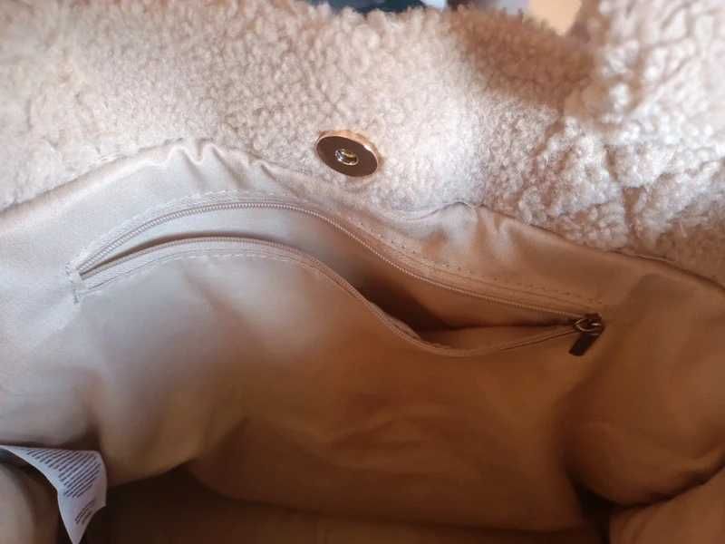 Puchata torebka na ramię