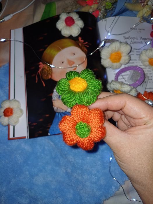 В'язані ромашки для декору