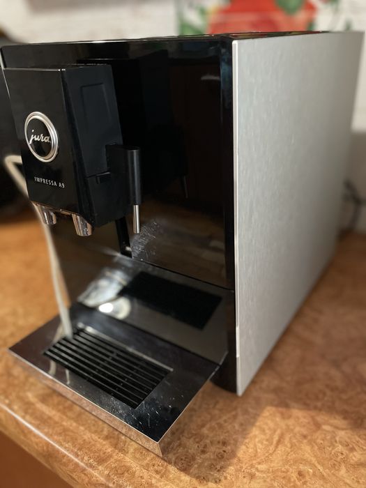 Кавоварка, кавомашина Jura A9