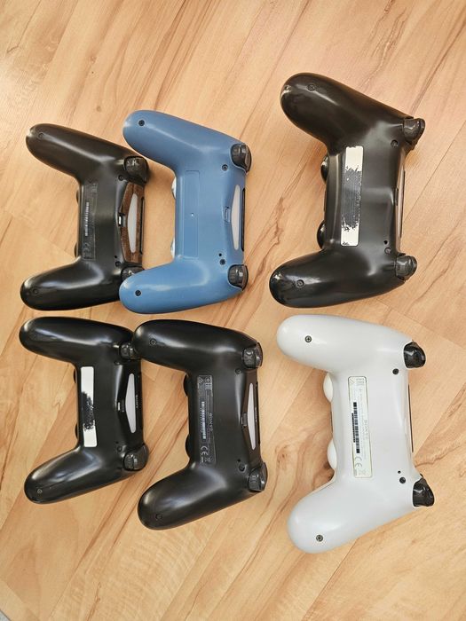 Pad PS4 Sony, oryginał, sprawny = 1 sztuka