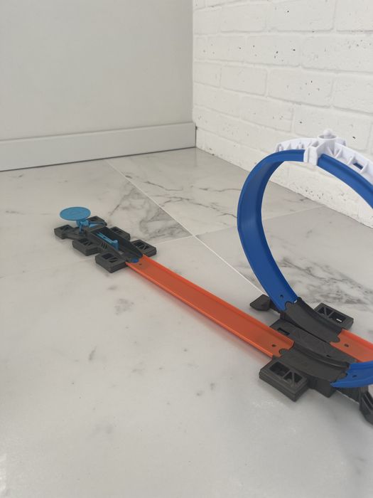 Hot wheels петля запускач