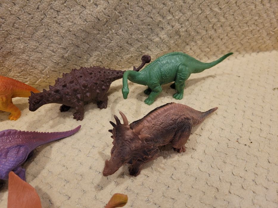 6 sztuk dinozaurów