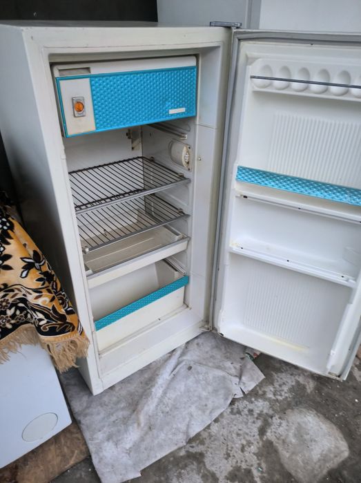 Продам холодильник в робочому стані.