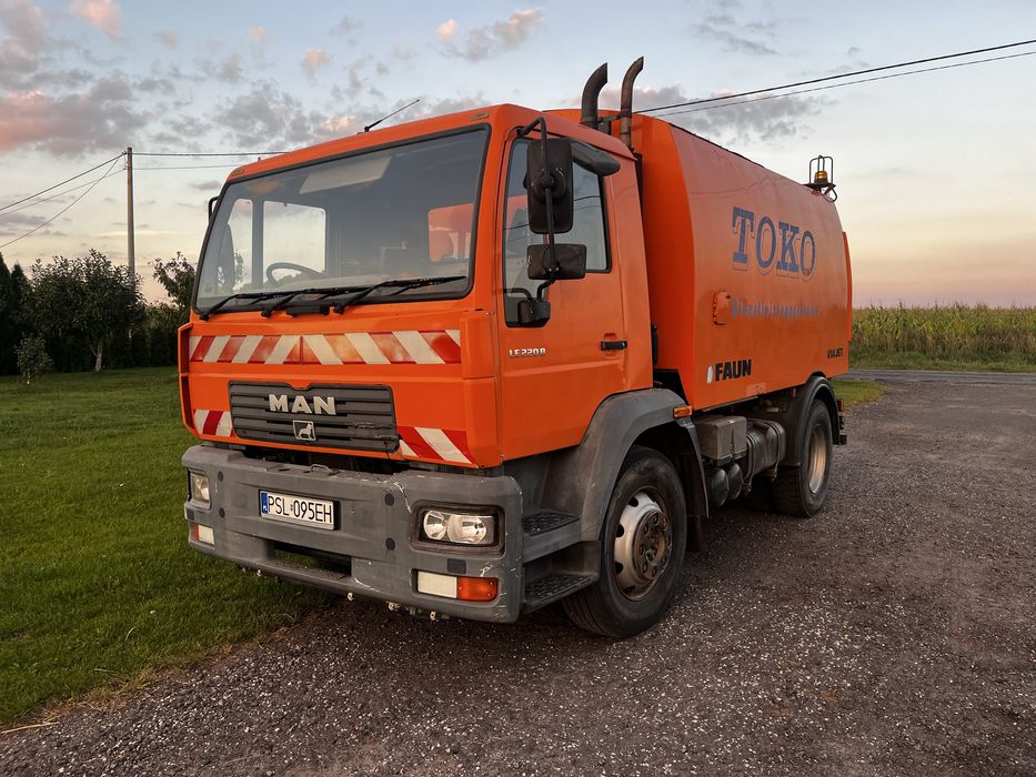 MAN LE220B Faun Viajet 6r zamiatarka szczotka