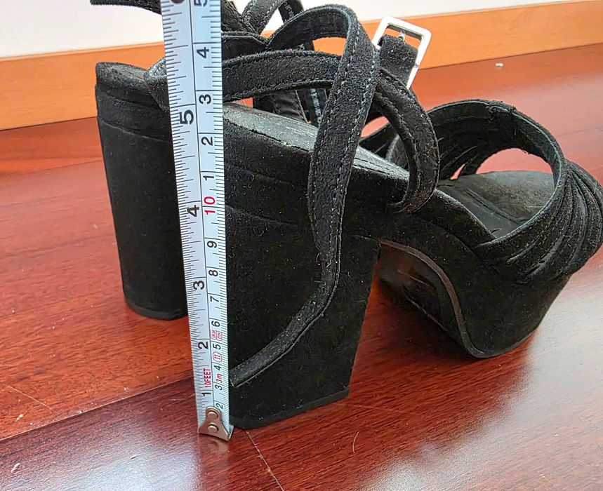 Sandálias pretas de salto alto H&M, tamanho 37