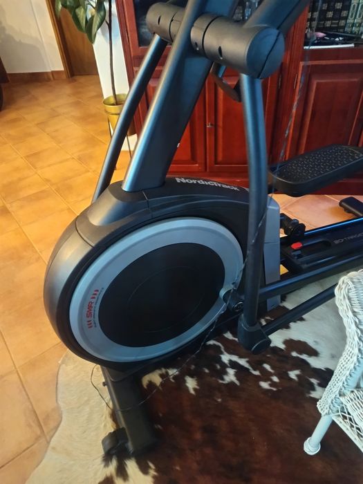 Elíptica Nordictrack C5.5 - como nova
Cardio/
Bicicletas elípt
