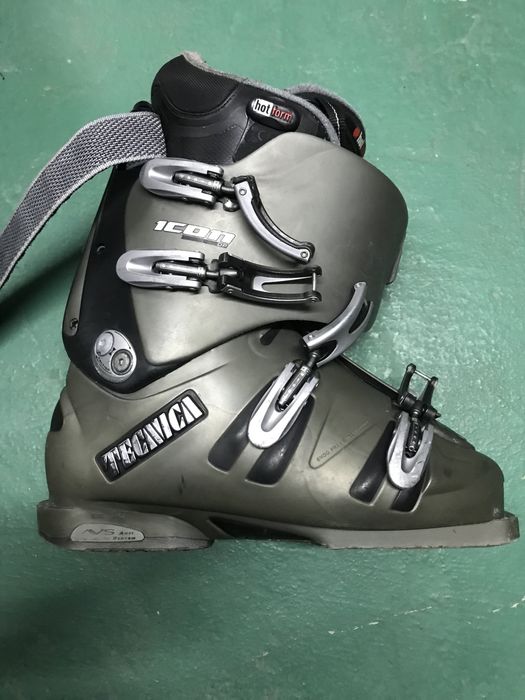 Лыжные ботинки Tehnica размер 10-12,стелька ,длина 30 см, ширина 9 см