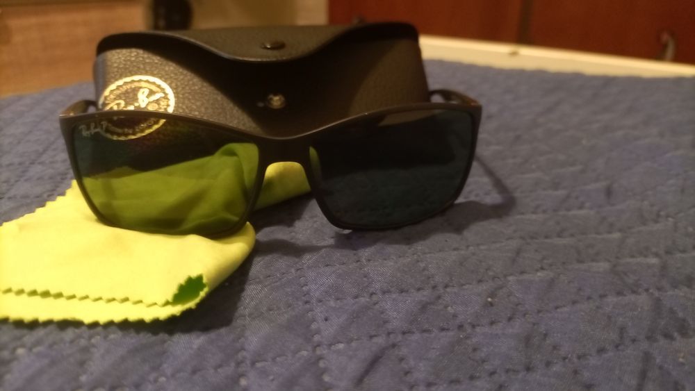 Óculos de sol novos