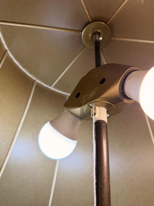 Ekskluzywna lampa podłogowa vintage – styl retro, ozdobny abażur, 2 światła