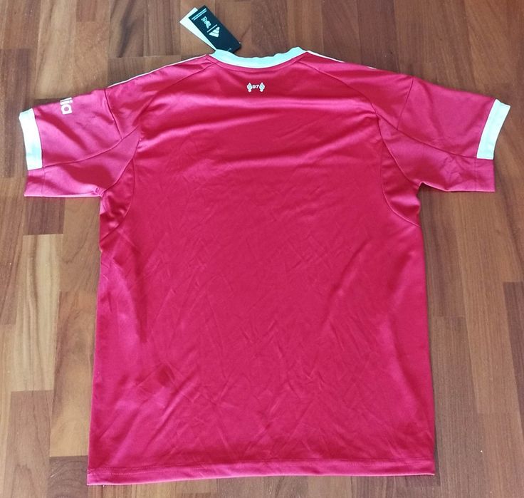 Camisola City e Liverpool