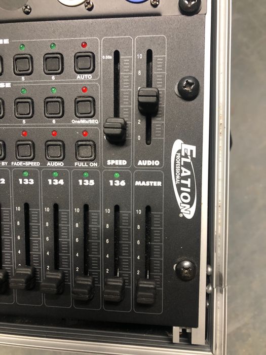 ELATION DMX operation Pro - kontroler oświetlenia + case