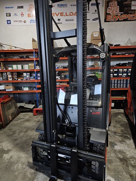 Empilhador 2.5toneladas