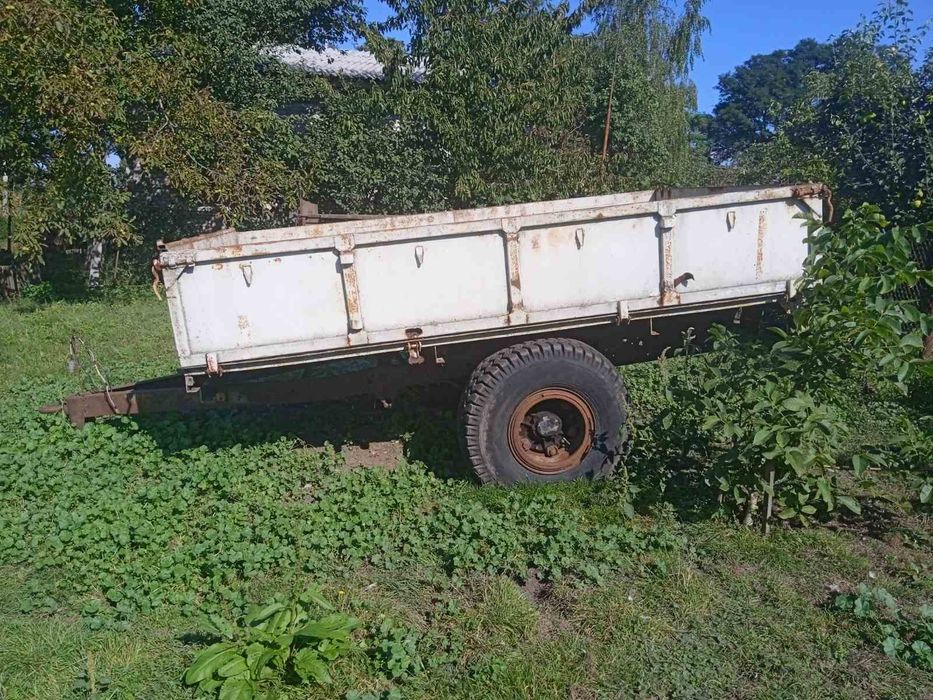 Трактор ЮМЗ 6КЛ з прицепом