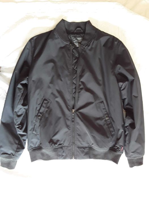 Blusão preto Levis tipo piloto