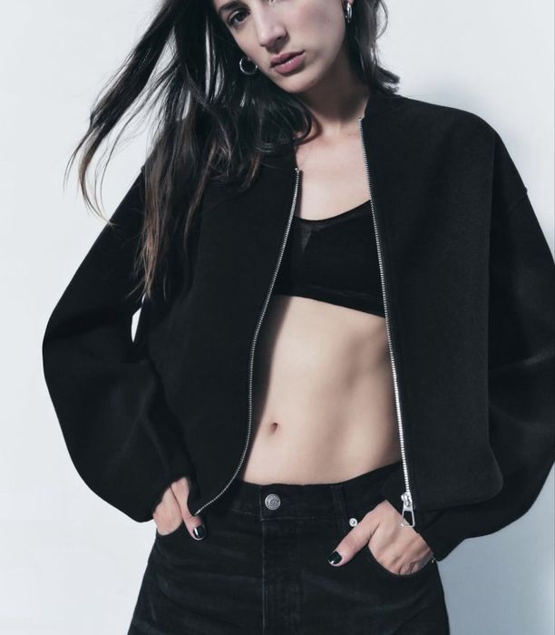 Бомбер зара zara на кулісці