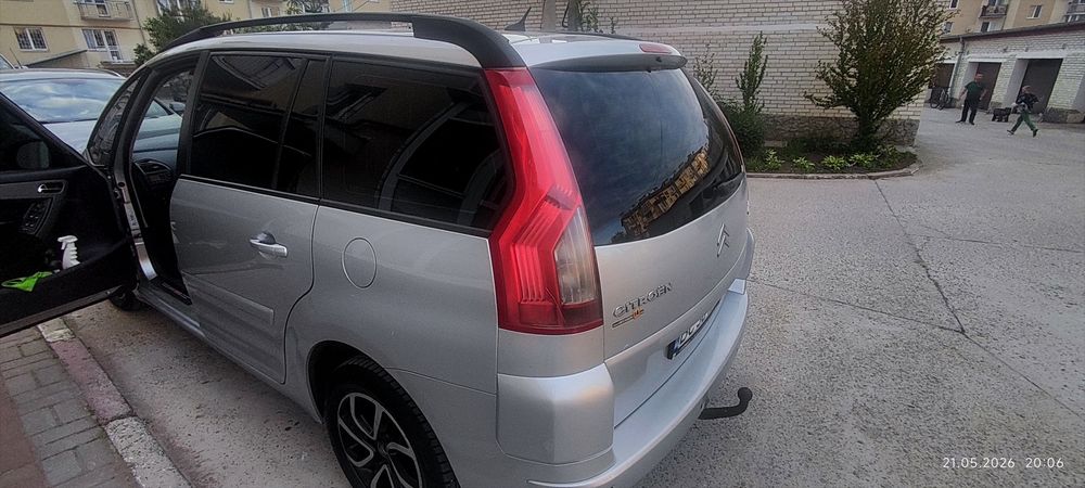 Автомобіль Сітроен пікасо с4