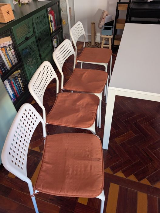 Mesa e 4 cadeiras Ikea (Melltorp + Adde) - Usado