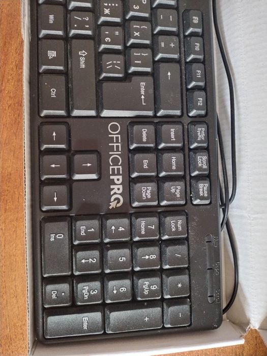 Провідна клавіатура