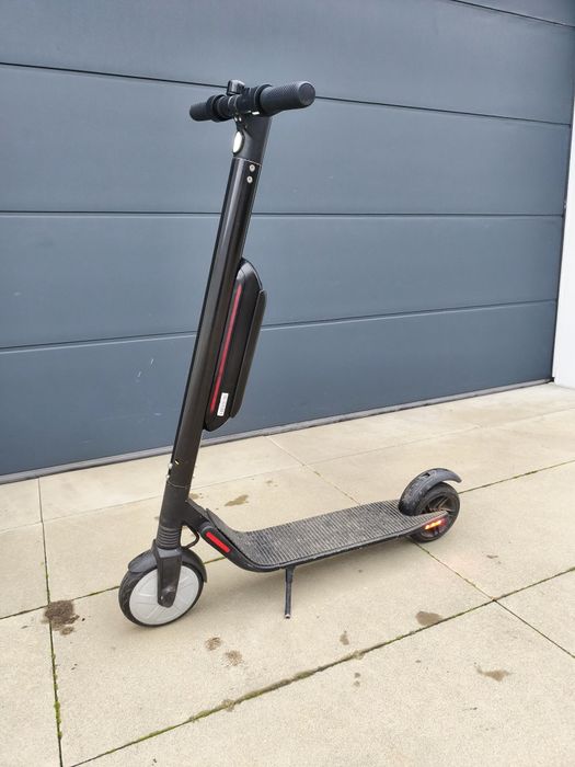 Hulajnoga elektryczna  Ninebot Segway  es2