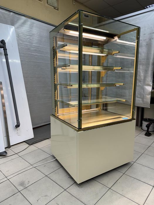 Вітрини для кондитерських виробів