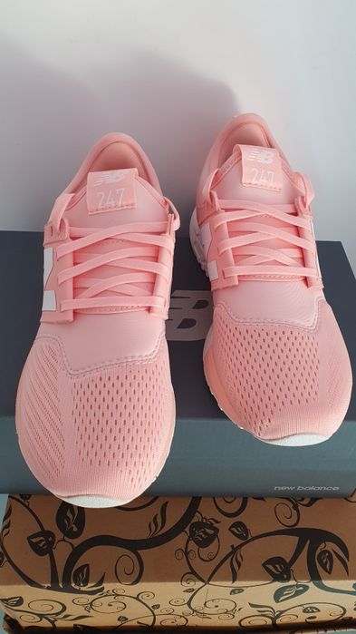 Buty damskie  New Balance modny kolor Rozmiar 35  /  wkładka 22 cm