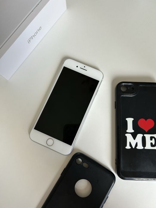 iPhone 8 64GB Silver | 100% sprawny | Pudełko + 2 etui GRATIS