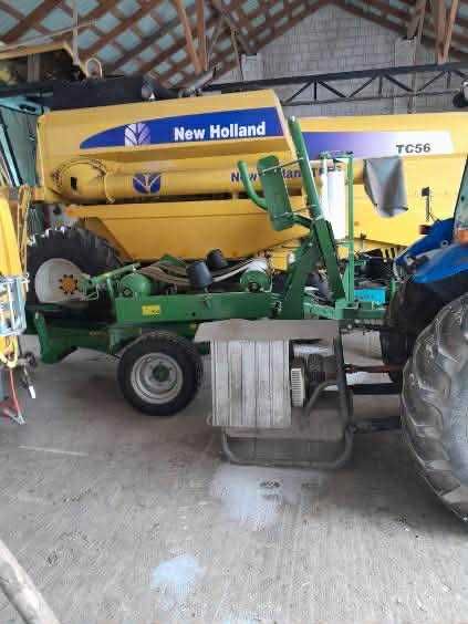 Owijarka samozaładowcza Pronar