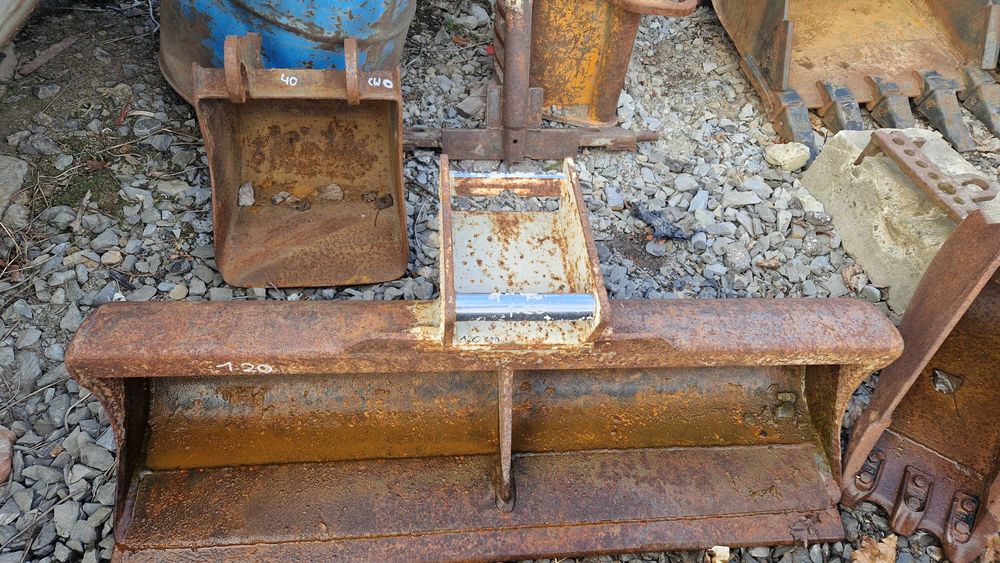 Łyżki do koparki 40 . 50 . 100 . 140 . 120 Łyżka Skarpowa CW 30 ł