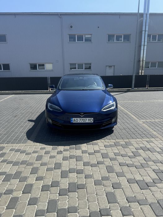Tesla model S 90D 2016