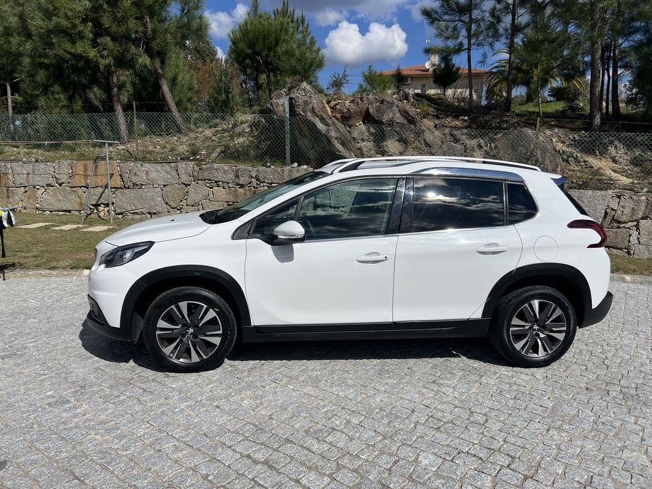 Peugeot 2008 1.6cc - 120cv — photo 4