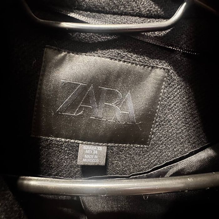 Пальто чёрного цвета  Zara