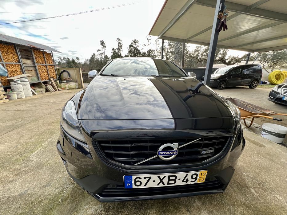 Volvo v40 d2 r-design