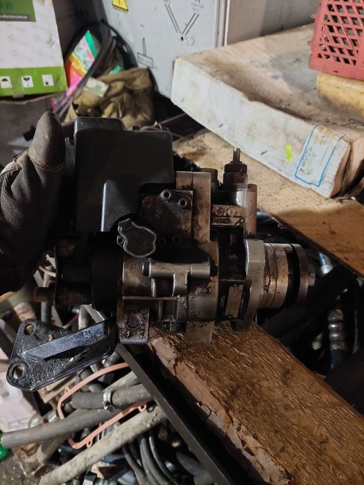 Продам топлівну лукас на форд транзіт