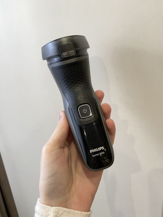 Електробритва Philips S1332