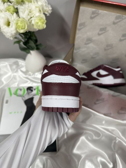 Стильні кросівки Nike Dunk Low Bordo White