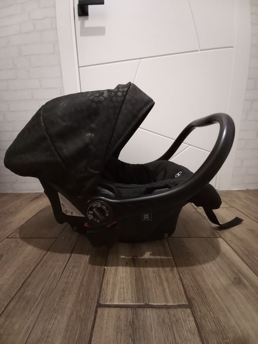 Автокрісло люлька переноска 0+