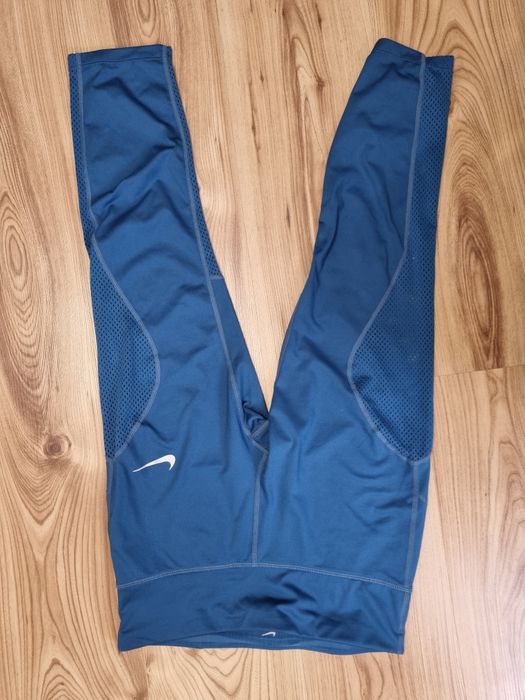 Legginsy rybaczki Nike M 38