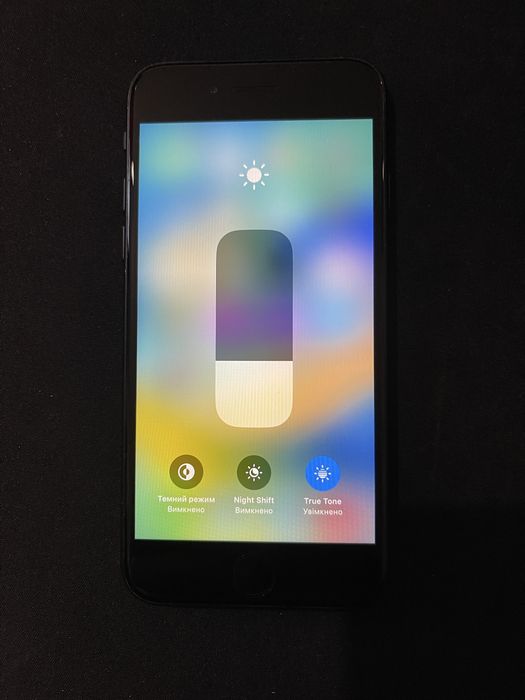 Продам iPhone SE 2020 обʼєм памʼяті  64GB