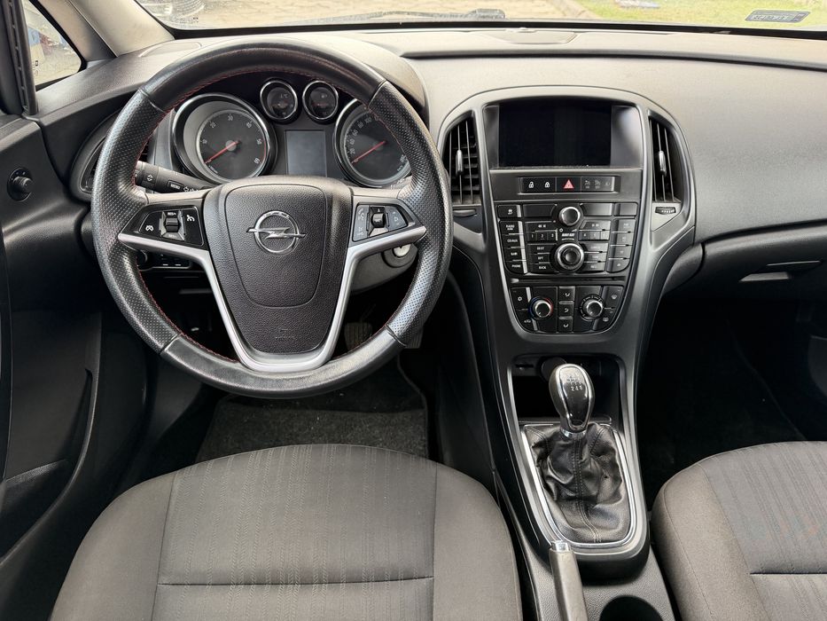 Opel Astra_1.7 CDTI_Klimatronik_2011r_Nowy PT_Navi_