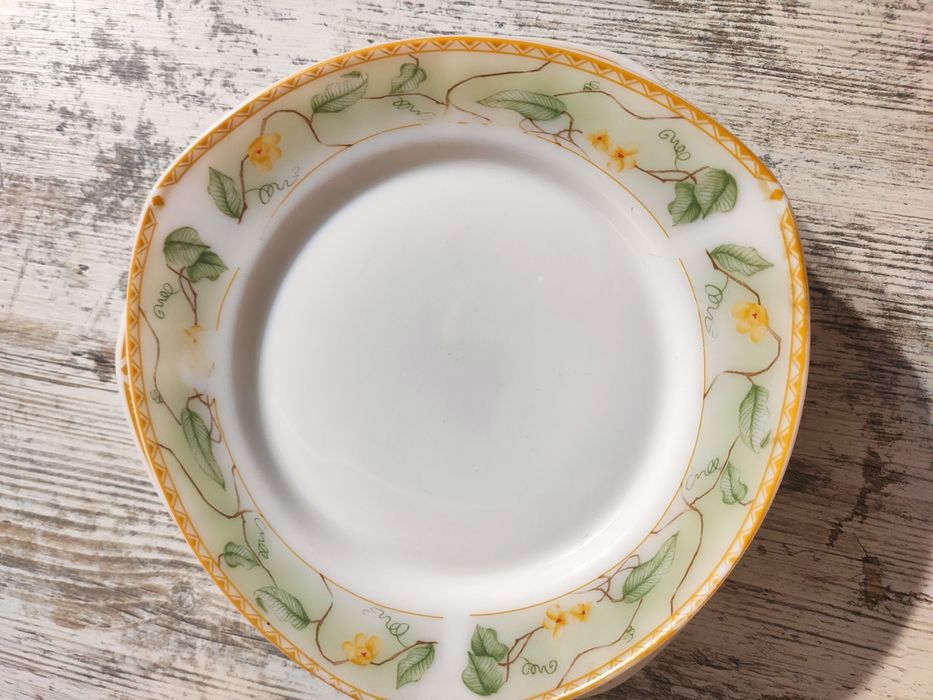 Посуд, тарілки глибокі