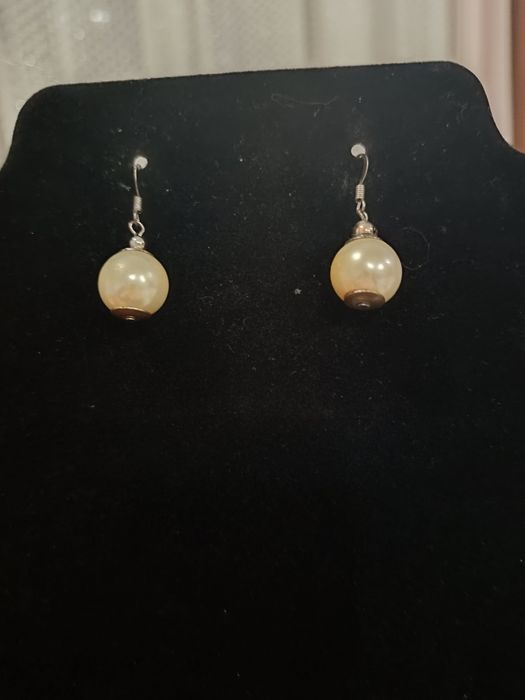 Kolczyki wiszące perły
