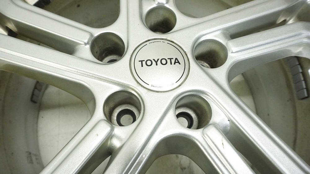 Felgi 17 Toyota CHR Rav 4 Corolla Verso Camry Avensis Auris Yaris 4cro