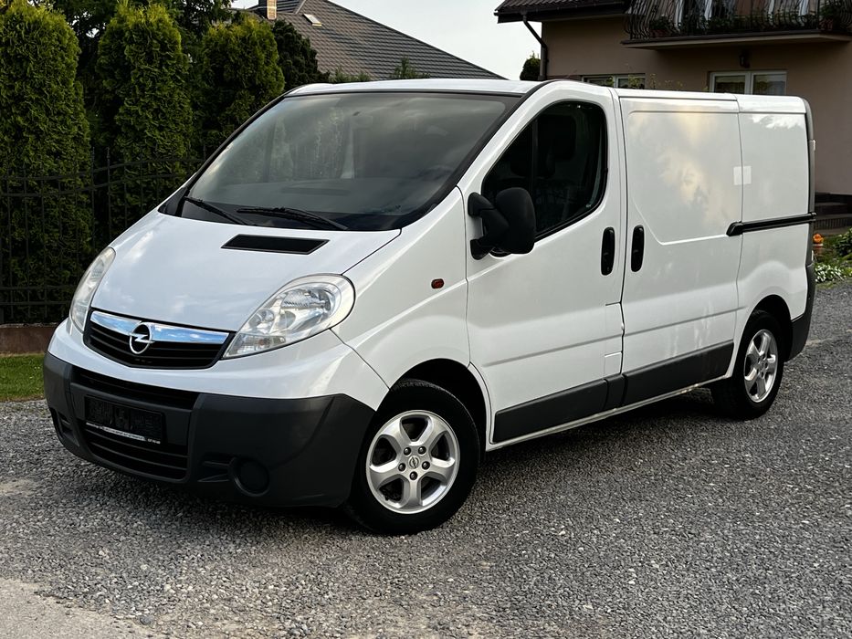Opel Vivaro 2.0d 115KM 2x drzwi przesuwne ALUFELGI KLIMA ZADBANY OPŁACONY