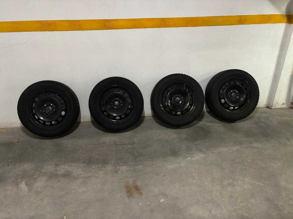 4 jantes de ferro VW com pneus em excelente estado + tampões originais
