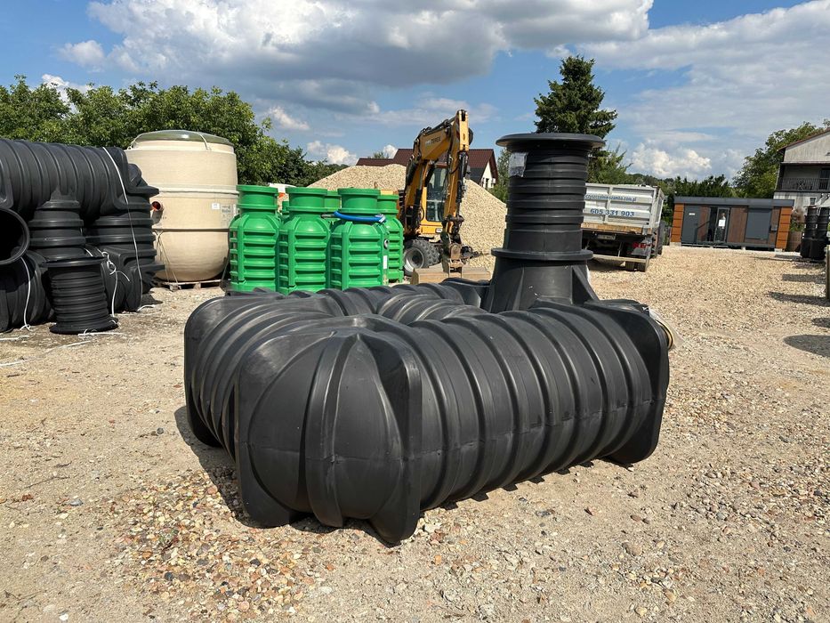 Zbiornik KINGSPAN 3000 L – płaski, trwały, idealny na każdą posesję!