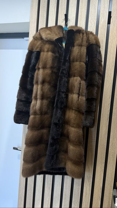 Жіноча норкова шуба