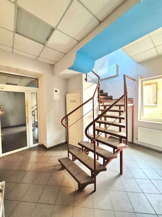 Здам в оренду двоповерхову будівлю 100 м2 в центрі, на вул. Шевченка.